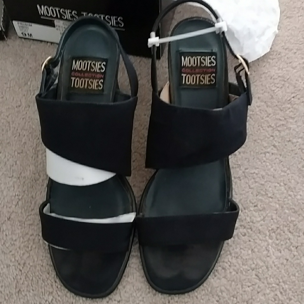Mootsies Tootsies navy heeled sandal.